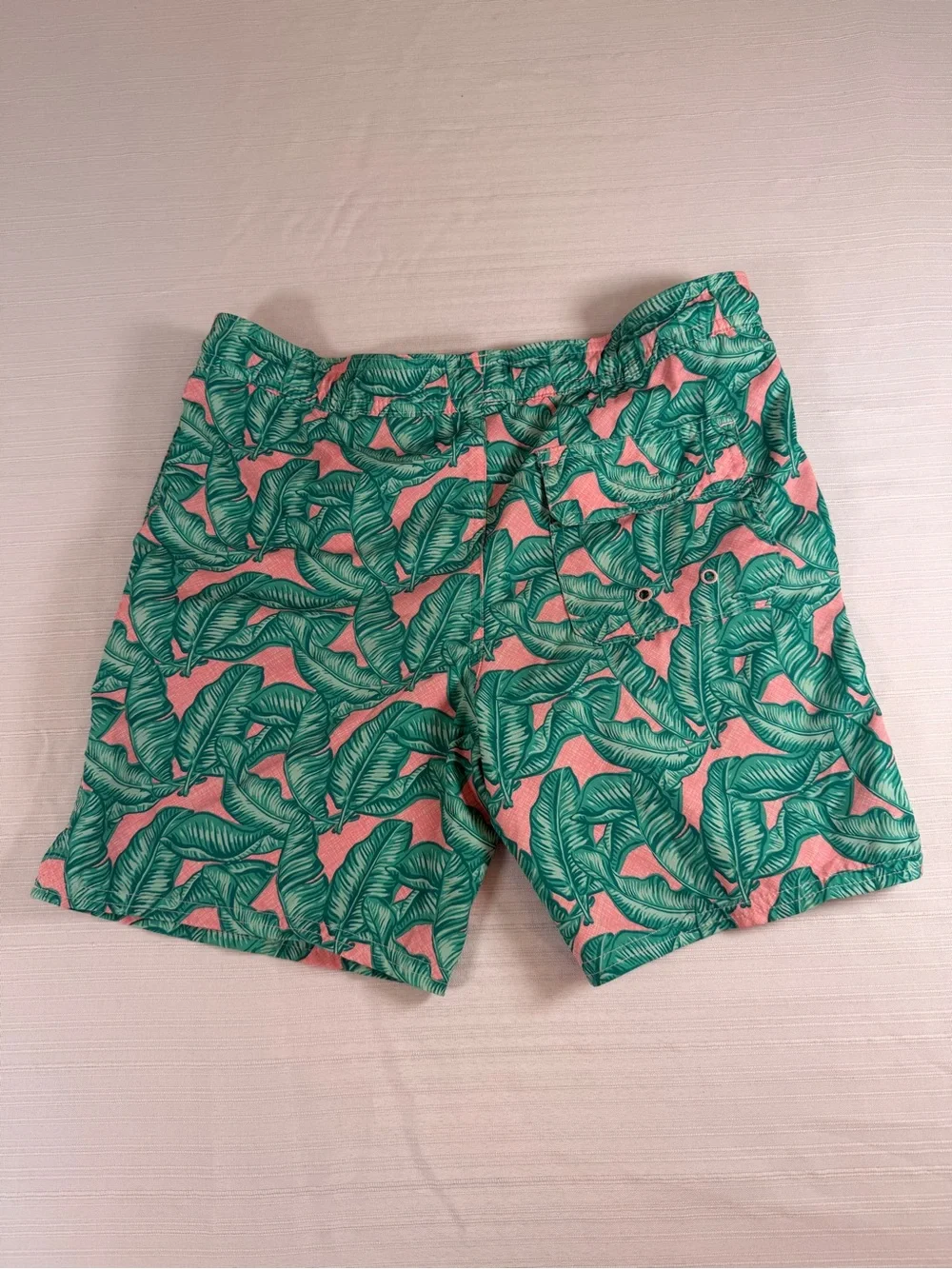 Vineyard Vines Green Leaf Print Swim Trunks on Pink